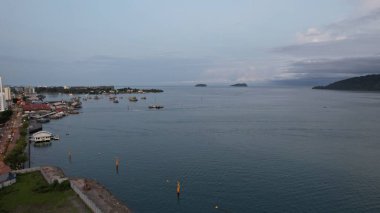 Kota Kinabalu, Sabah Malezya 14 Haziran 2022: Kota Kinabalu Şehir Merkezi Rıhtım ve Kordon Bölgesi