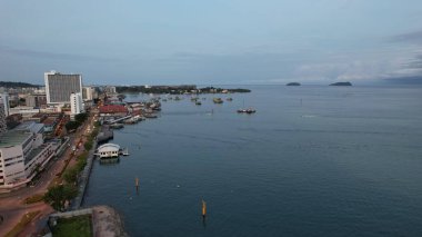 Kota Kinabalu, Sabah Malezya 14 Haziran 2022: Kota Kinabalu Şehir Merkezi Rıhtım ve Kordon Bölgesi