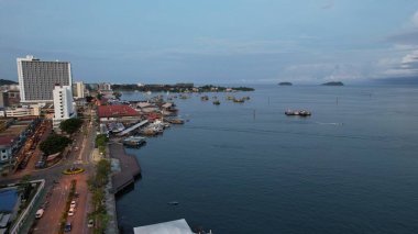 Kota Kinabalu, Sabah Malezya 14 Haziran 2022: Kota Kinabalu Şehir Merkezi Rıhtım ve Kordon Bölgesi