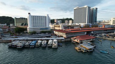 Kota Kinabalu, Sabah Malezya 14 Haziran 2022: Kota Kinabalu Şehir Merkezi Rıhtım ve Kordon Bölgesi