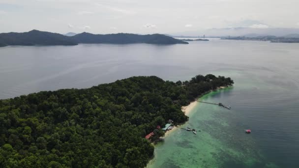 マヌカン島 マムティク島 サピ島の海辺の風景 コタキナバル島 サバ州マレーシア — ストック動画