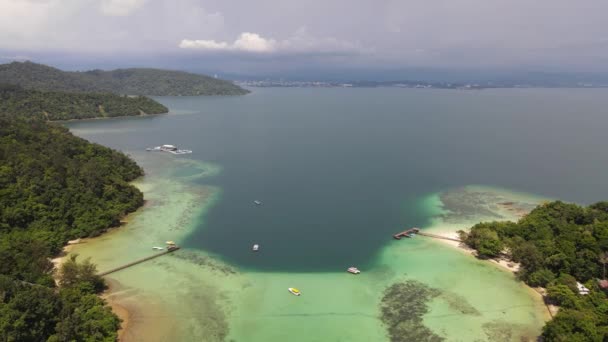 Die Küstenlandschaft Innerhalb Der Inseln Manukan Mamutik Und Sapi Kota — Stockvideo