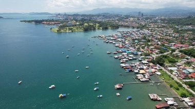 Kota Kinabalu, Sabah Malezya 14 Haziran 2022: Kota Kinabalu Şehir Merkezi Rıhtım ve Kordon Bölgesi