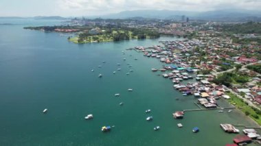 Kota Kinabalu, Sabah Malezya 14 Haziran 2022: Kota Kinabalu Şehir Merkezi Rıhtım ve Kordon Bölgesi