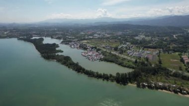 Kota Kinabalu, Sabah Malezya 14 Haziran 2022: Kota Kinabalu Şehir Merkezi Rıhtım ve Kordon Bölgesi