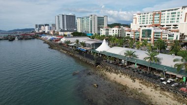 Kota Kinabalu, Sabah Malezya 14 Haziran 2022: Kota Kinabalu Şehir Merkezi Rıhtım ve Kordon Bölgesi