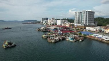 Kota Kinabalu, Sabah Malezya 14 Haziran 2022: Kota Kinabalu Şehir Merkezi Rıhtım ve Kordon Bölgesi