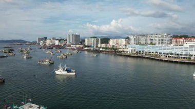 Kota Kinabalu, Sabah Malezya 14 Haziran 2022: Kota Kinabalu Şehir Merkezi Rıhtım ve Kordon Bölgesi