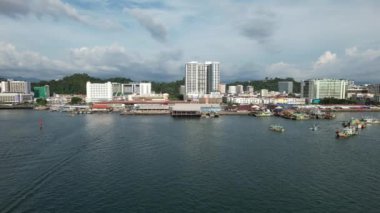 Kota Kinabalu, Sabah Malezya 14 Haziran 2022: Kota Kinabalu Şehir Merkezi Rıhtım ve Kordon Bölgesi