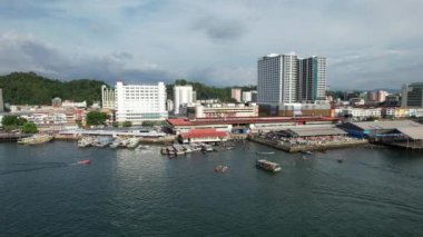 Kota Kinabalu, Sabah Malezya 14 Haziran 2022: Kota Kinabalu Şehir Merkezi Rıhtım ve Kordon Bölgesi