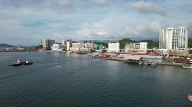 Kota Kinabalu, Sabah Malezya 14 Haziran 2022: Kota Kinabalu Şehir Merkezi Rıhtım ve Kordon Bölgesi