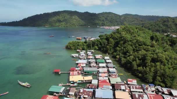 ガヤ島の村の風景 コタキナバル サバ州マレーシア — ストック動画