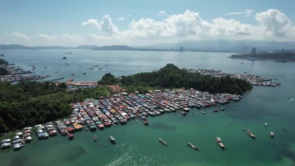 沙巴马来西亚Kota Kinabalu Gaya岛上村庄的景象 — 图库视频影像