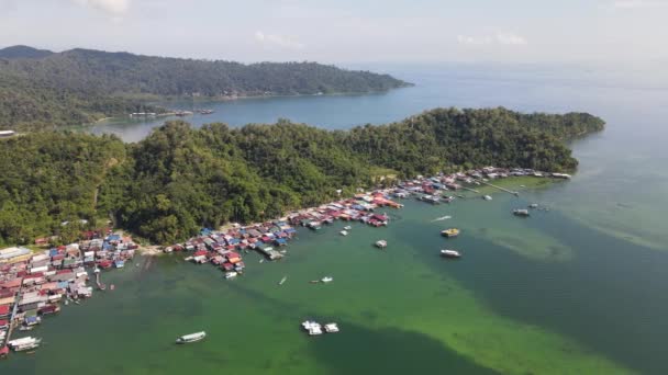 Het Landschap Van Dorpen Binnen Gaya Island Kota Kinabalu Sabah — Stockvideo