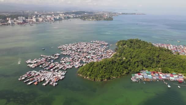 Het Landschap Van Dorpen Binnen Gaya Island Kota Kinabalu Sabah — Stockvideo