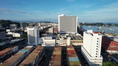 Kota Kinabalu, Sabah Malezya 14 Haziran 2022: Kota Kinabalu Şehir Merkezi Rıhtım ve Kordon Bölgesi