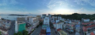 Kota Kinabalu, Sabah Malezya 14 Haziran 2022: Kota Kinabalu Şehir Merkezi Rıhtım ve Kordon Bölgesi