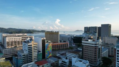Kota Kinabalu, Sabah Malezya 14 Haziran 2022: Kota Kinabalu Şehir Merkezi Rıhtım ve Kordon Bölgesi