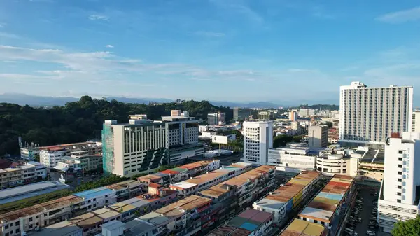 Kota Kinabalu, Sabah Malezya 14 Haziran 2022: Kota Kinabalu Şehir Merkezi Rıhtım ve Kordon Bölgesi