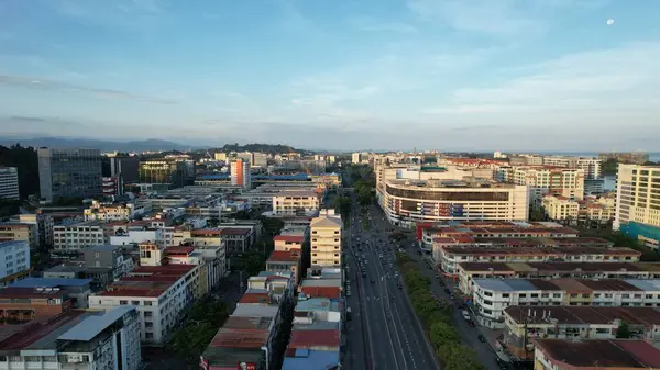 Kota Kinabalu, Sabah Malezya 14 Haziran 2022: Kota Kinabalu Şehir Merkezi Rıhtım ve Kordon Bölgesi