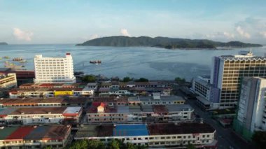 Kota Kinabalu, Sabah Malezya 14 Haziran 2022: Kota Kinabalu Şehir Merkezi Rıhtım ve Kordon Bölgesi