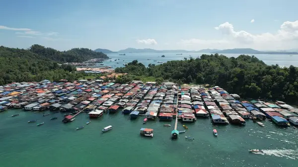 Kota Kinabalu, Sabah Malezya 14 Haziran 2022: Kota Kinabalu Şehir Merkezi Rıhtım ve Kordon Bölgesi