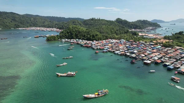 Kota Kinabalu, Sabah Malezya 14 Haziran 2022: Kota Kinabalu Şehir Merkezi Rıhtım ve Kordon Bölgesi