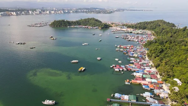 Kota Kinabalu, Sabah Malezya 14 Haziran 2022: Kota Kinabalu Şehir Merkezi Rıhtım ve Kordon Bölgesi