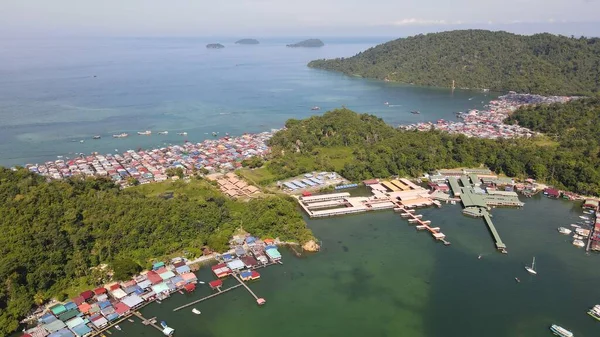 Kota Kinabalu, Sabah Malezya 14 Haziran 2022: Kota Kinabalu Şehir Merkezi Rıhtım ve Kordon Bölgesi