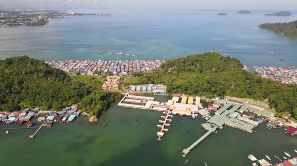 Kota Kinabalu, Sabah Malezya 14 Haziran 2022: Kota Kinabalu Şehir Merkezi Rıhtım ve Kordon Bölgesi