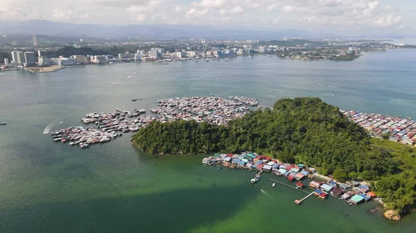 Kota Kinabalu, Sabah Malezya 14 Haziran 2022: Kota Kinabalu Şehir Merkezi Rıhtım ve Kordon Bölgesi