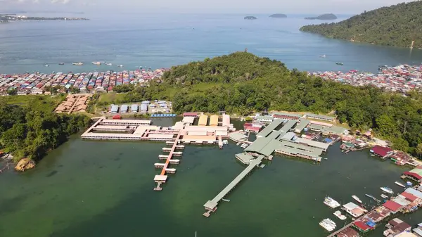 Kota Kinabalu, Sabah Malezya 14 Haziran 2022: Kota Kinabalu Şehir Merkezi Rıhtım ve Kordon Bölgesi
