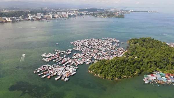 Kota Kinabalu, Sabah Malezya 14 Haziran 2022: Kota Kinabalu Şehir Merkezi Rıhtım ve Kordon Bölgesi