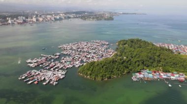Kota Kinabalu, Sabah Malezya 14 Haziran 2022: Kota Kinabalu Şehir Merkezi Rıhtım ve Kordon Bölgesi