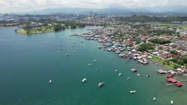 Kota Kinabalu, Sabah Malezya 14 Haziran 2022: Kota Kinabalu Şehir Merkezi Rıhtım ve Kordon Bölgesi