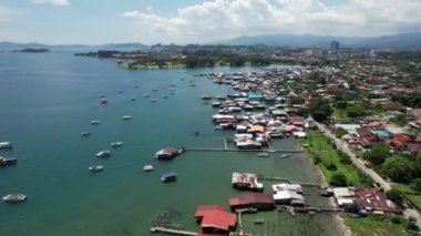 Kota Kinabalu, Sabah Malezya 14 Haziran 2022: Kota Kinabalu Şehir Merkezi Rıhtım ve Kordon Bölgesi