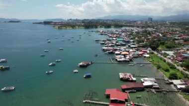 Kota Kinabalu, Sabah Malezya 14 Haziran 2022: Kota Kinabalu Şehir Merkezi Rıhtım ve Kordon Bölgesi