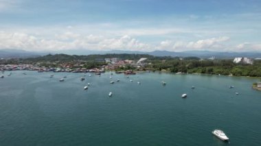 Kota Kinabalu, Sabah Malezya 14 Haziran 2022: Kota Kinabalu Şehir Merkezi Rıhtım ve Kordon Bölgesi