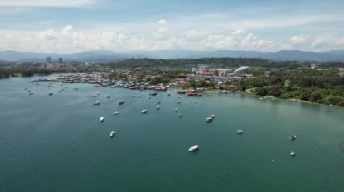 Kota Kinabalu, Sabah Malezya 14 Haziran 2022: Kota Kinabalu Şehir Merkezi Rıhtım ve Kordon Bölgesi