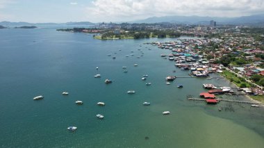 Kota Kinabalu, Sabah Malezya 14 Haziran 2022: Kota Kinabalu Şehir Merkezi Rıhtım ve Kordon Bölgesi