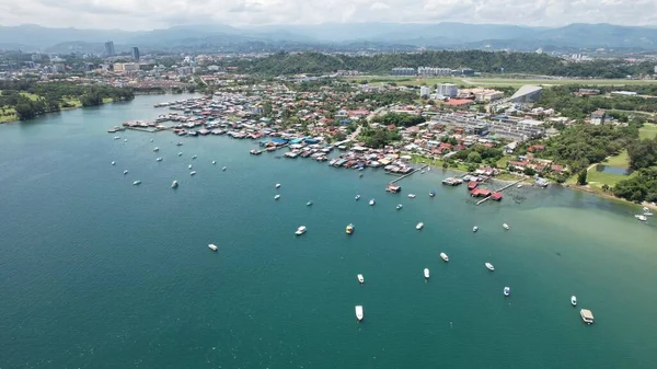 Kota Kinabalu, Sabah Malezya 14 Haziran 2022: Kota Kinabalu Şehir Merkezi Rıhtım ve Kordon Bölgesi