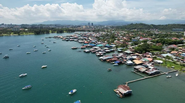 Kota Kinabalu, Sabah Malezya 14 Haziran 2022: Kota Kinabalu Şehir Merkezi Rıhtım ve Kordon Bölgesi