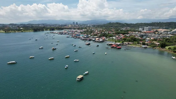 Kota Kinabalu, Sabah Malezya 14 Haziran 2022: Kota Kinabalu Şehir Merkezi Rıhtım ve Kordon Bölgesi