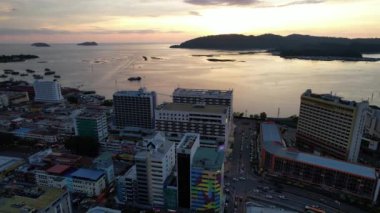 Kota Kinabalu, Sabah Malezya 14 Haziran 2022: Kota Kinabalu Şehir Merkezi Rıhtım ve Kordon Bölgesi