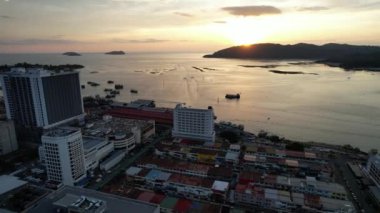 Kota Kinabalu, Sabah Malezya 14 Haziran 2022: Kota Kinabalu Şehir Merkezi Rıhtım ve Kordon Bölgesi