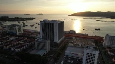 Kota Kinabalu, Sabah Malezya 14 Haziran 2022: Kota Kinabalu Şehir Merkezi Rıhtım ve Kordon Bölgesi