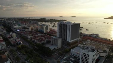 Kota Kinabalu, Sabah Malezya 14 Haziran 2022: Kota Kinabalu Şehir Merkezi Rıhtım ve Kordon Bölgesi