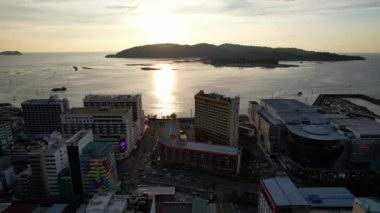 Kota Kinabalu, Sabah Malezya 14 Haziran 2022: Kota Kinabalu Şehir Merkezi Rıhtım ve Kordon Bölgesi