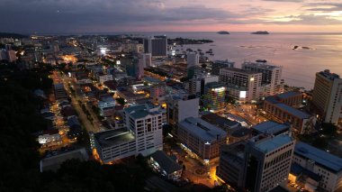 Kota Kinabalu, Sabah Malezya 14 Haziran 2022: Kota Kinabalu Şehir Merkezi Rıhtım ve Kordon Bölgesi