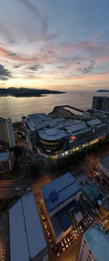 Kota Kinabalu, Sabah Malezya 14 Haziran 2022: Kota Kinabalu Şehir Merkezi Rıhtım ve Kordon Bölgesi